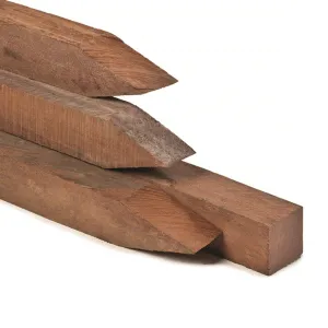 Hardhouten paal 60x60 mm L= 275 cm fijnbezaagd gepunt